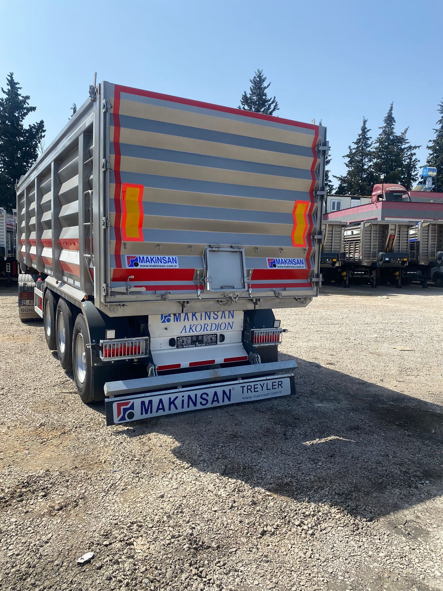 MAKİNSAN 2026 MODEL SIFIR AKORDİYON 8,60*1,90 KAMPANA DORSE